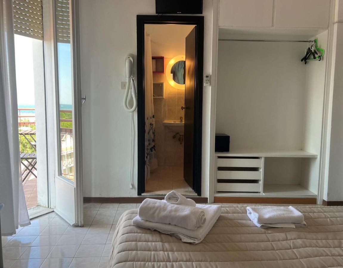 X Hotel Punta Marina Buitenkant foto